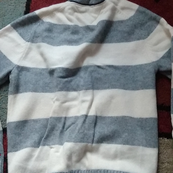 Tommy Hilfiger Sweater - Picture 9 of 13